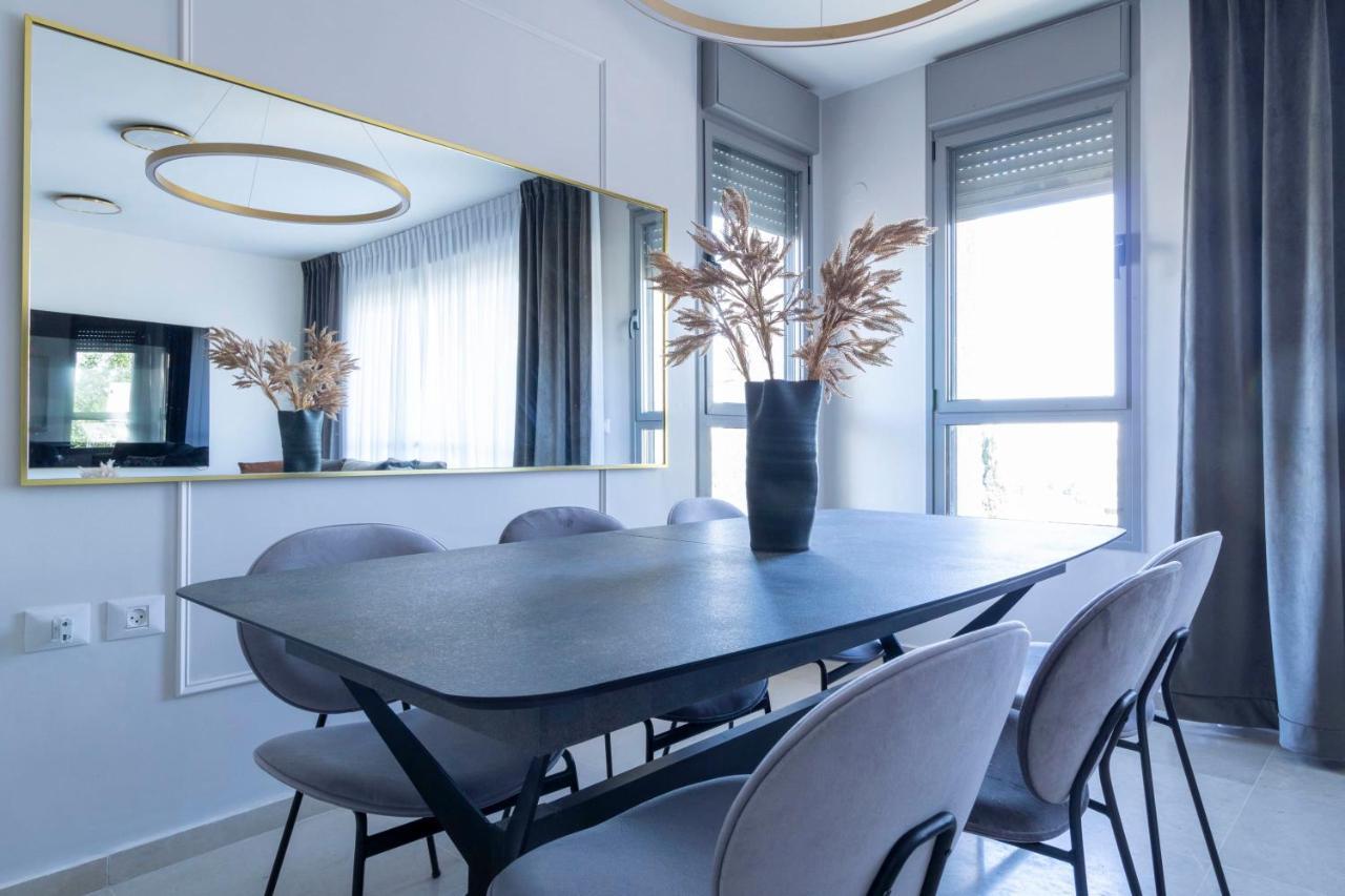 The Haneviim Suites - Isrentals Jerusalem Exteriör bild